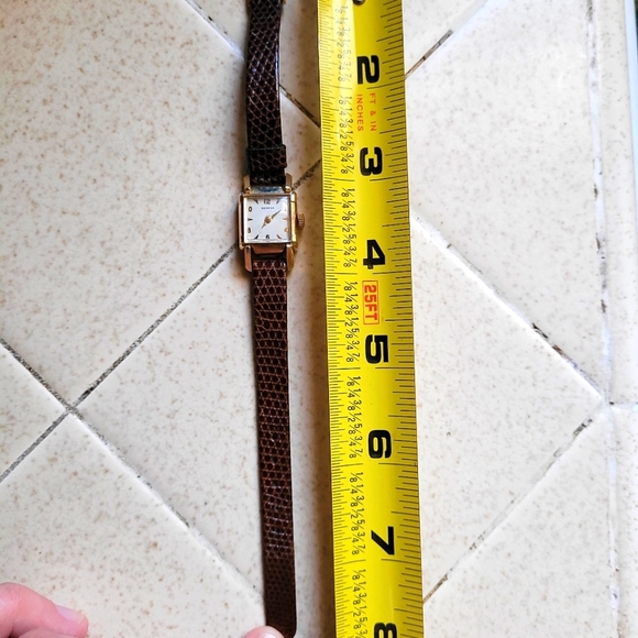 14k gold wristwatch - Picture 1 of 10